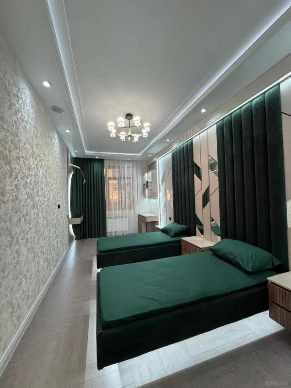 Satılır 3 otaqlı mənzil 165 m²