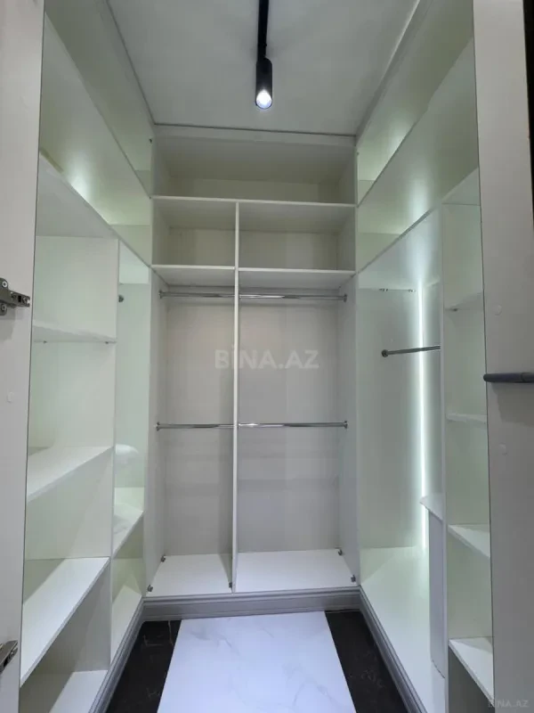 Satılır 3 otaqlı mənzil 165 m²
