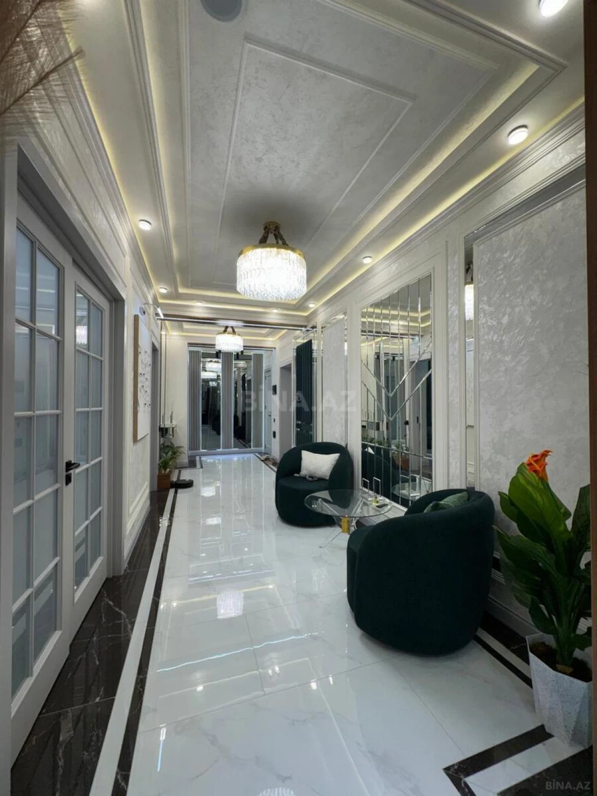 Satılır 3 otaqlı mənzil 165 m²