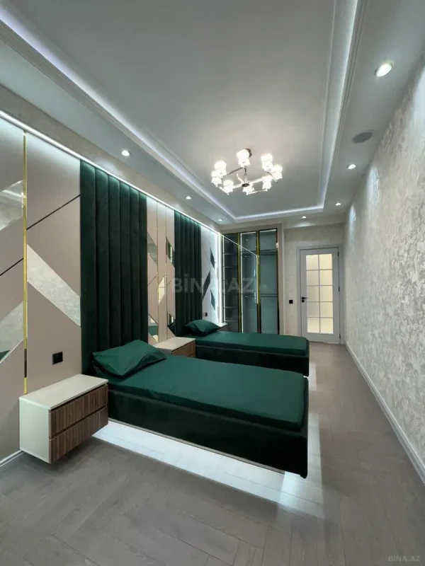Satılır 3 otaqlı mənzil 165 m²