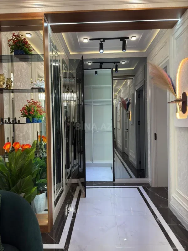 Satılır 3 otaqlı mənzil 165 m²