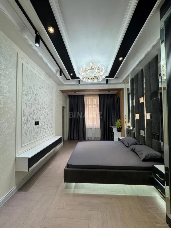 Satılır 3 otaqlı mənzil 165 m²