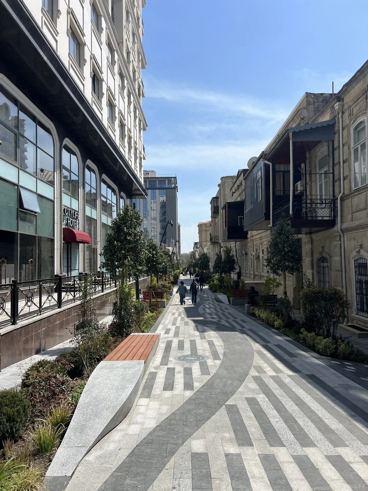 Satılır 3 otaqlı mənzil 185 m²