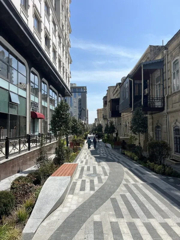 Satılır 3 otaqlı mənzil 185 m²