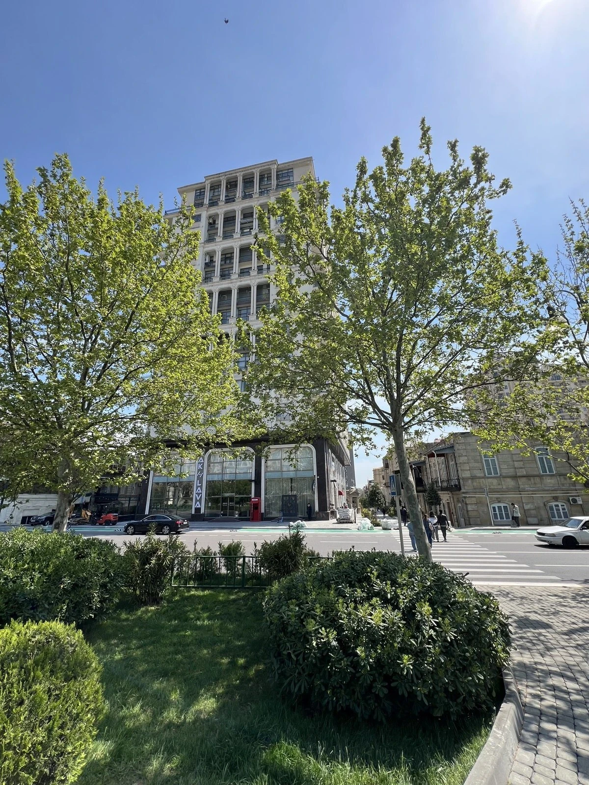 Satılır 3 otaqlı mənzil 185 m²