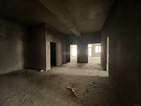 Satılır 3 otaqlı mənzil 185 m²