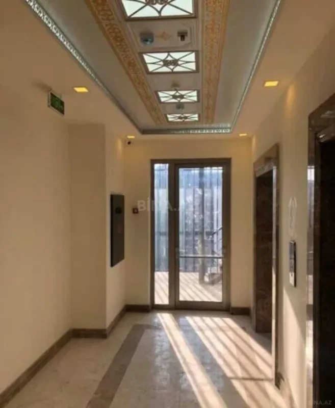 Satılır 3 otaqlı mənzil 185 m²