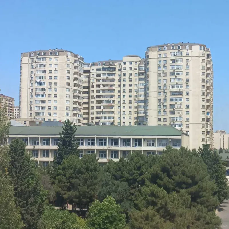 Satılır 2 otaqlı mənzil 105 m²