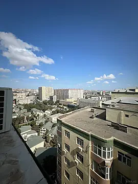 Satılır 2 otaqlı mənzil 105 m²