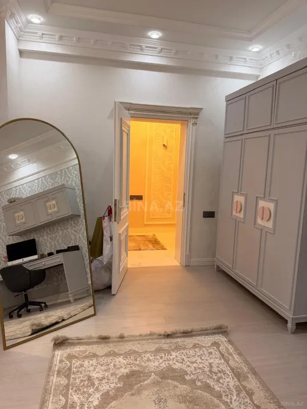 Kirayə verilir 4 otaqlı mənzil 185 m²