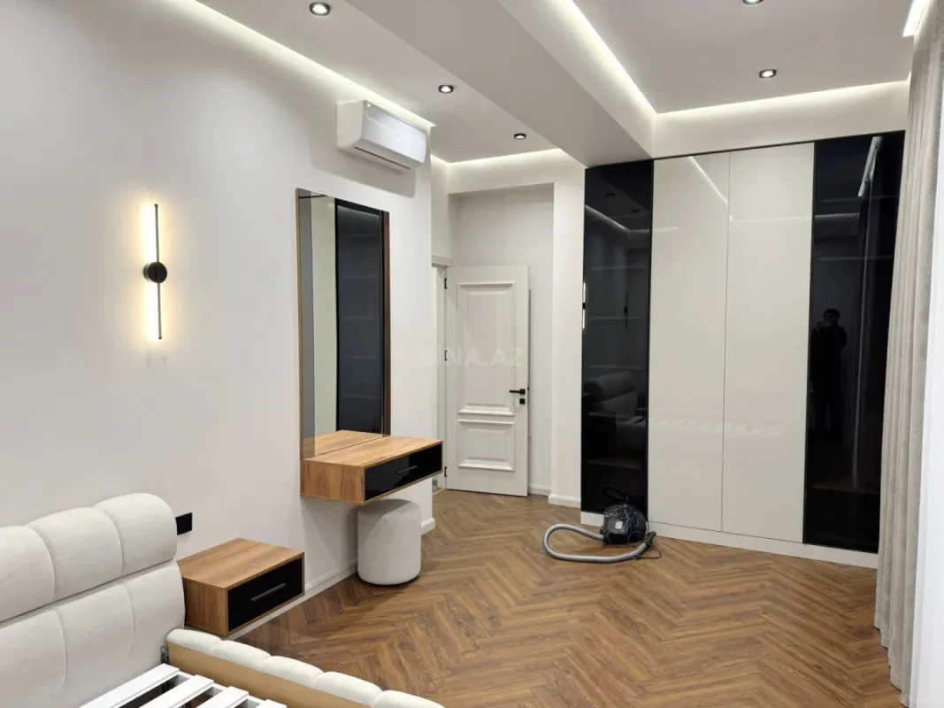 Kirayə verilir 3 otaqlı mənzil 130 m²