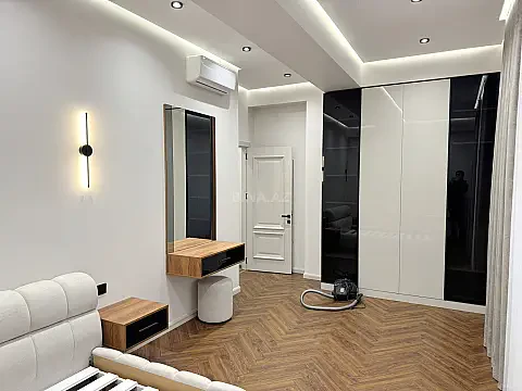 Kirayə verilir 3 otaqlı mənzil 130 m²