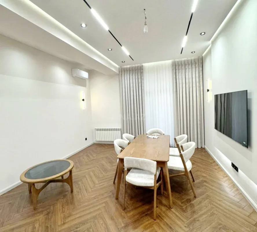 Kirayə verilir 3 otaqlı mənzil 130 m²