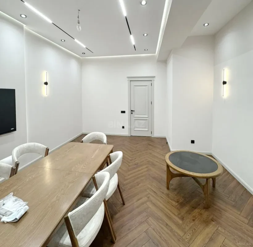 Kirayə verilir 3 otaqlı mənzil 130 m²
