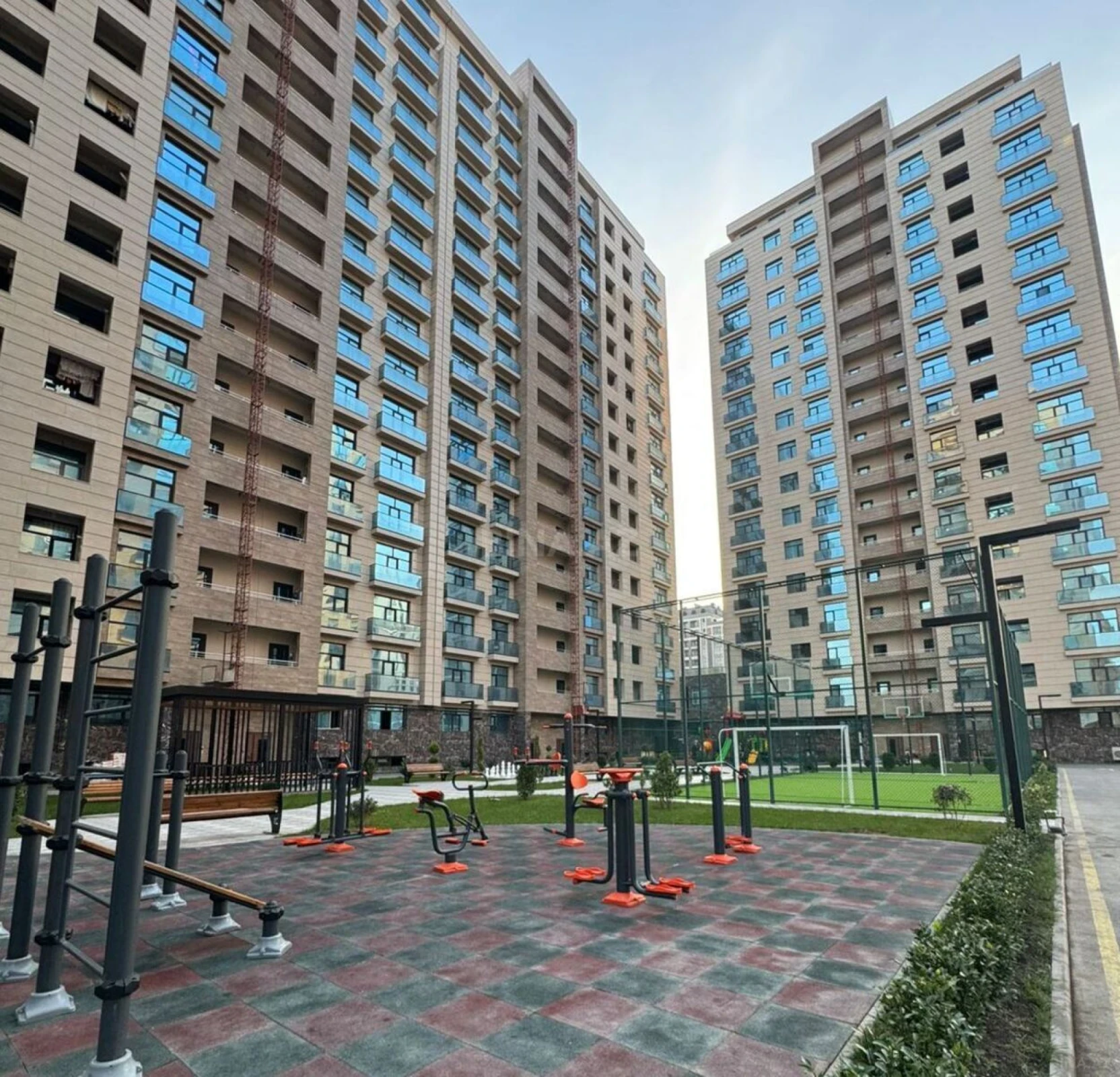 Kirayə verilir 3 otaqlı mənzil 130 m²
