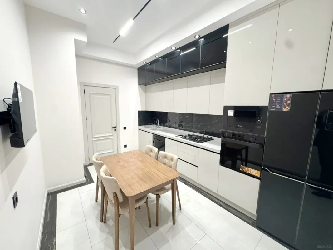 Kirayə verilir 3 otaqlı mənzil 130 m²