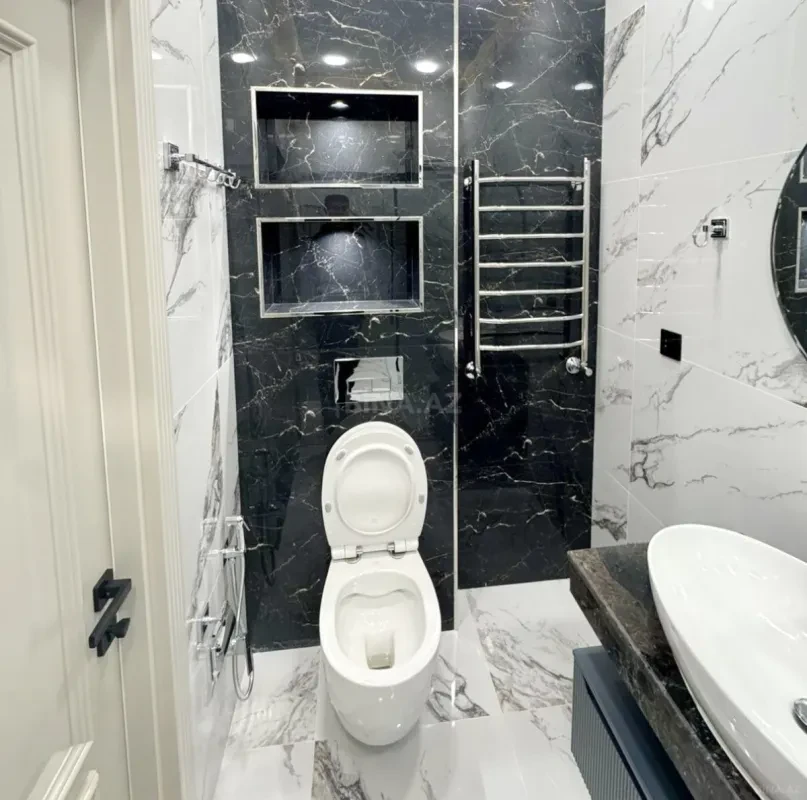 Kirayə verilir 3 otaqlı mənzil 130 m²
