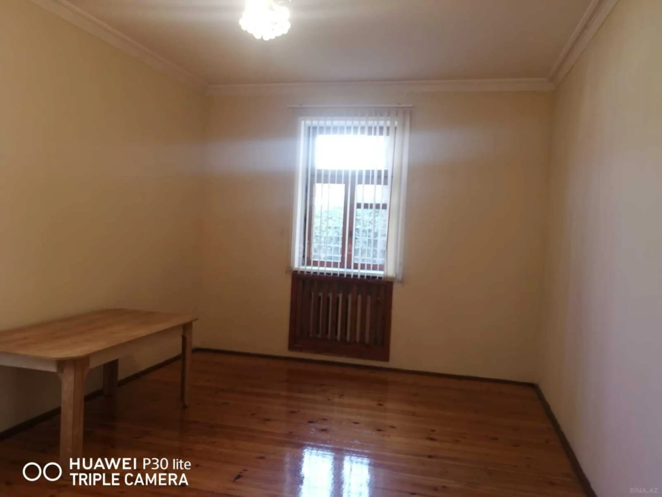 Satılır 10 otaqlı həyət evi 300 m²