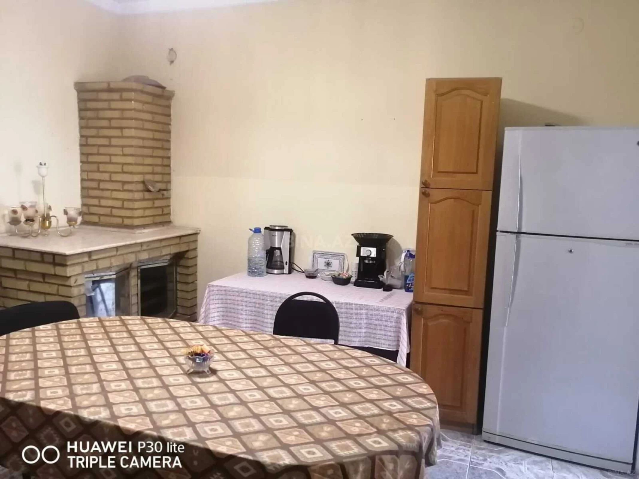 Satılır 10 otaqlı həyət evi 300 m²