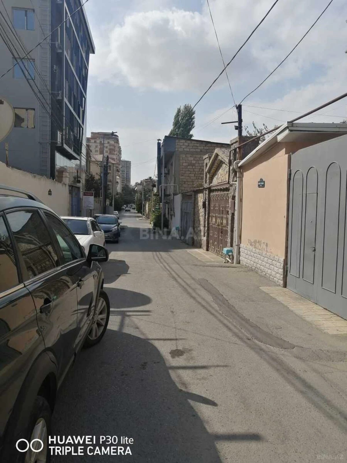 Satılır 10 otaqlı həyət evi 300 m²
