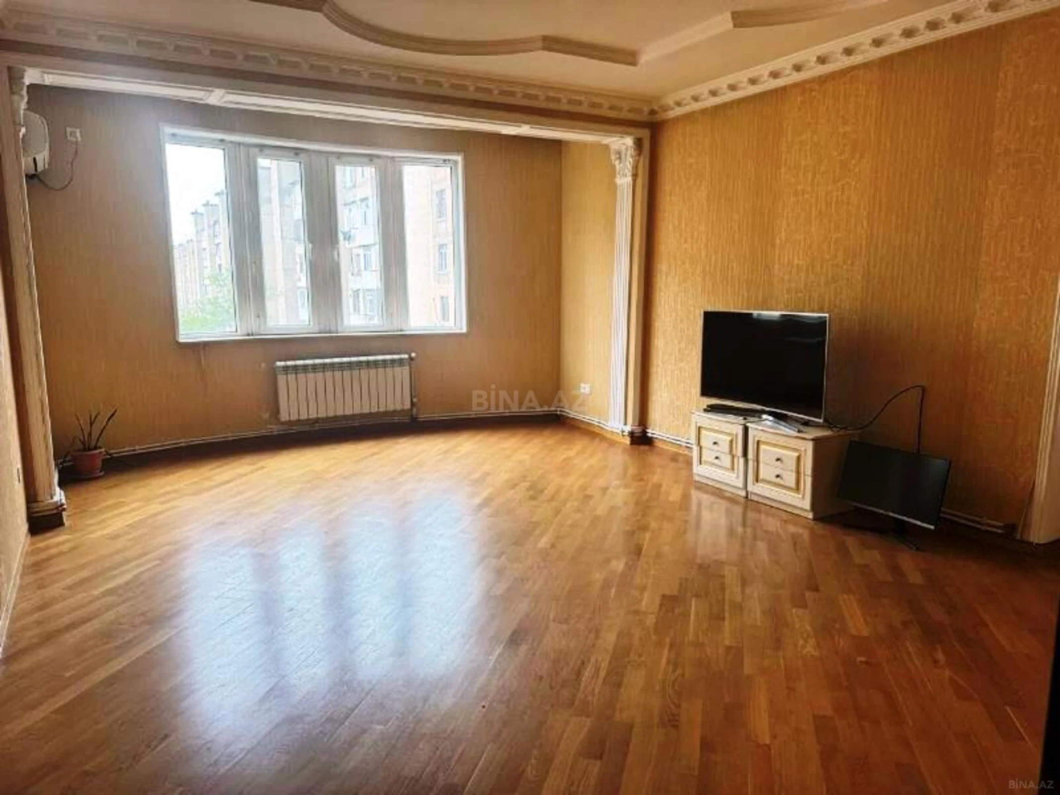 Satılır 2 otaqlı mənzil 92 m²