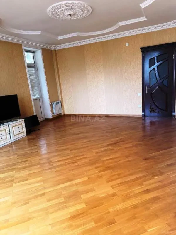 Satılır 2 otaqlı mənzil 92 m²