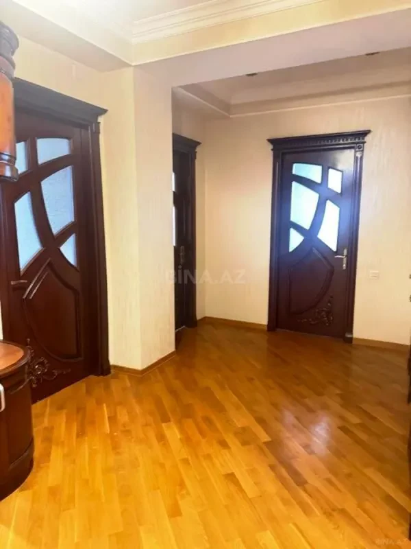 Satılır 2 otaqlı mənzil 92 m²