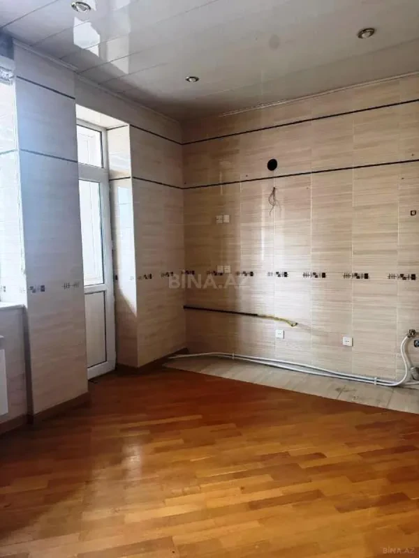 Satılır 2 otaqlı mənzil 92 m²