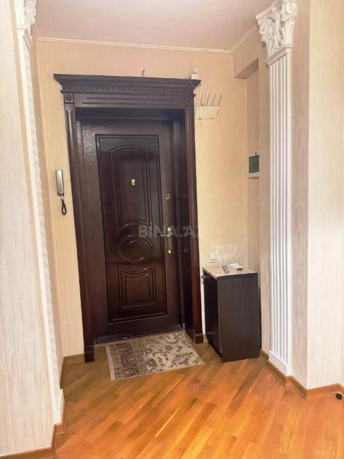 Satılır 2 otaqlı mənzil 92 m²