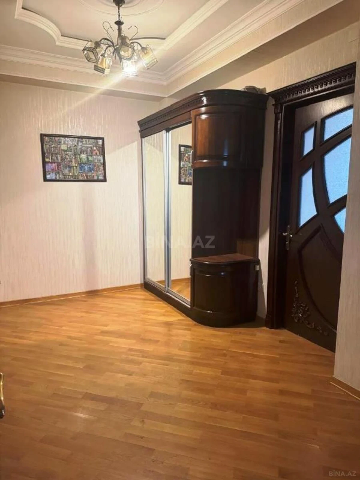Satılır 2 otaqlı mənzil 92 m²