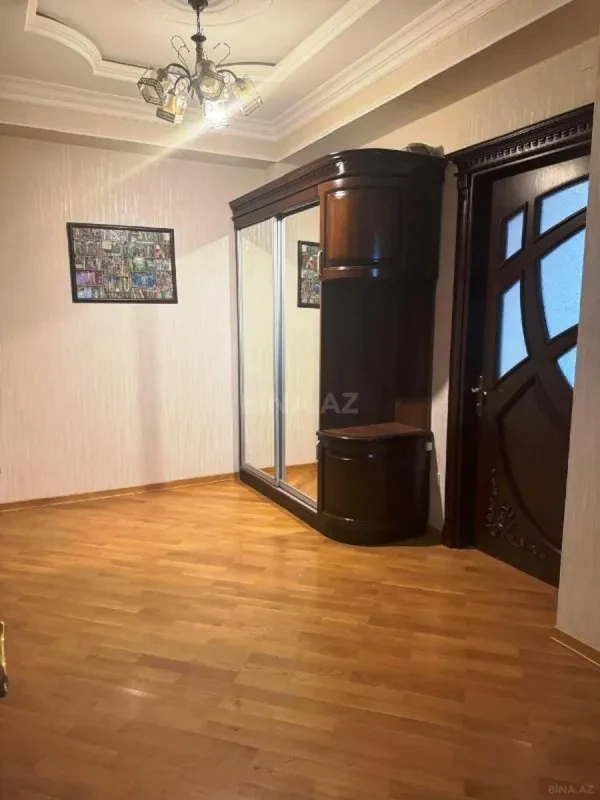 Satılır 2 otaqlı mənzil 92 m²