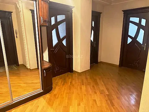 Satılır 2 otaqlı mənzil 92 m²