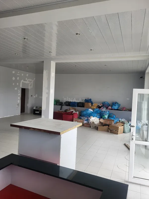 Satılır obyekt 650 m²