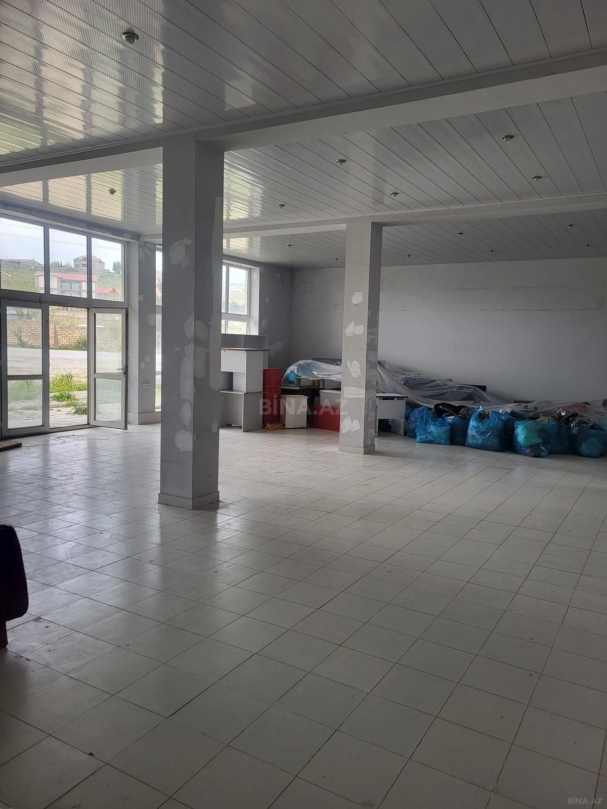 Satılır obyekt 650 m²