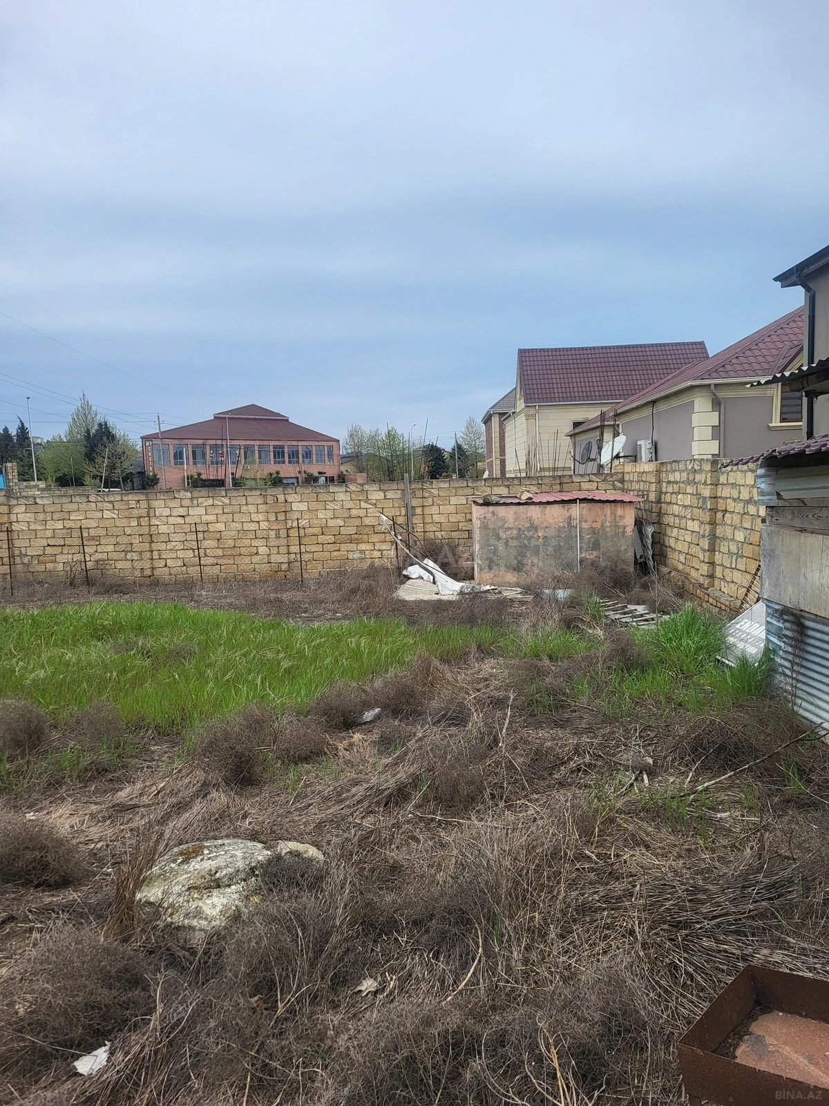 Satılır obyekt 650 m²