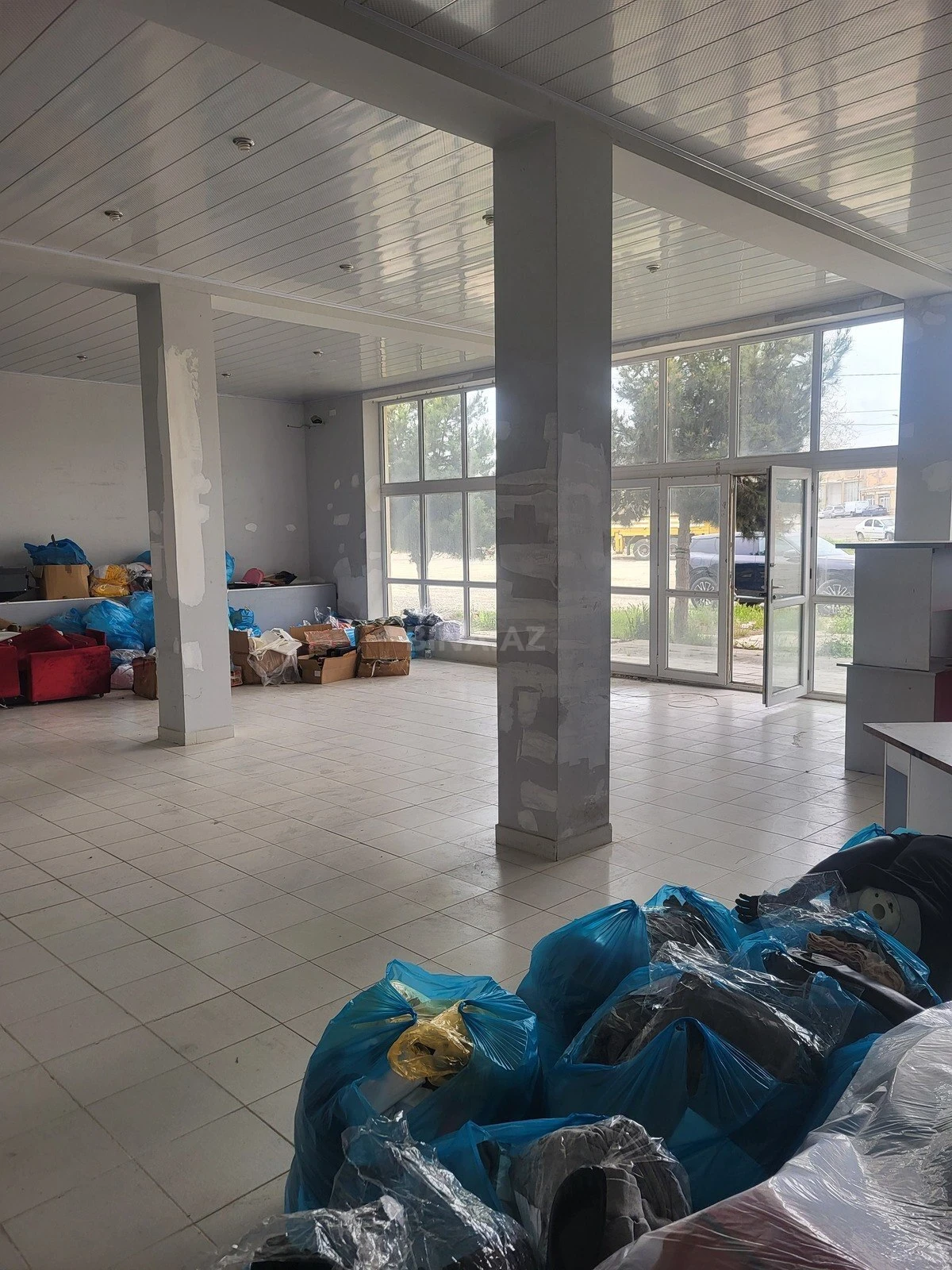 Satılır obyekt 650 m²