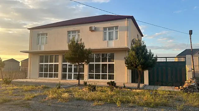 Satılır obyekt 650 m²