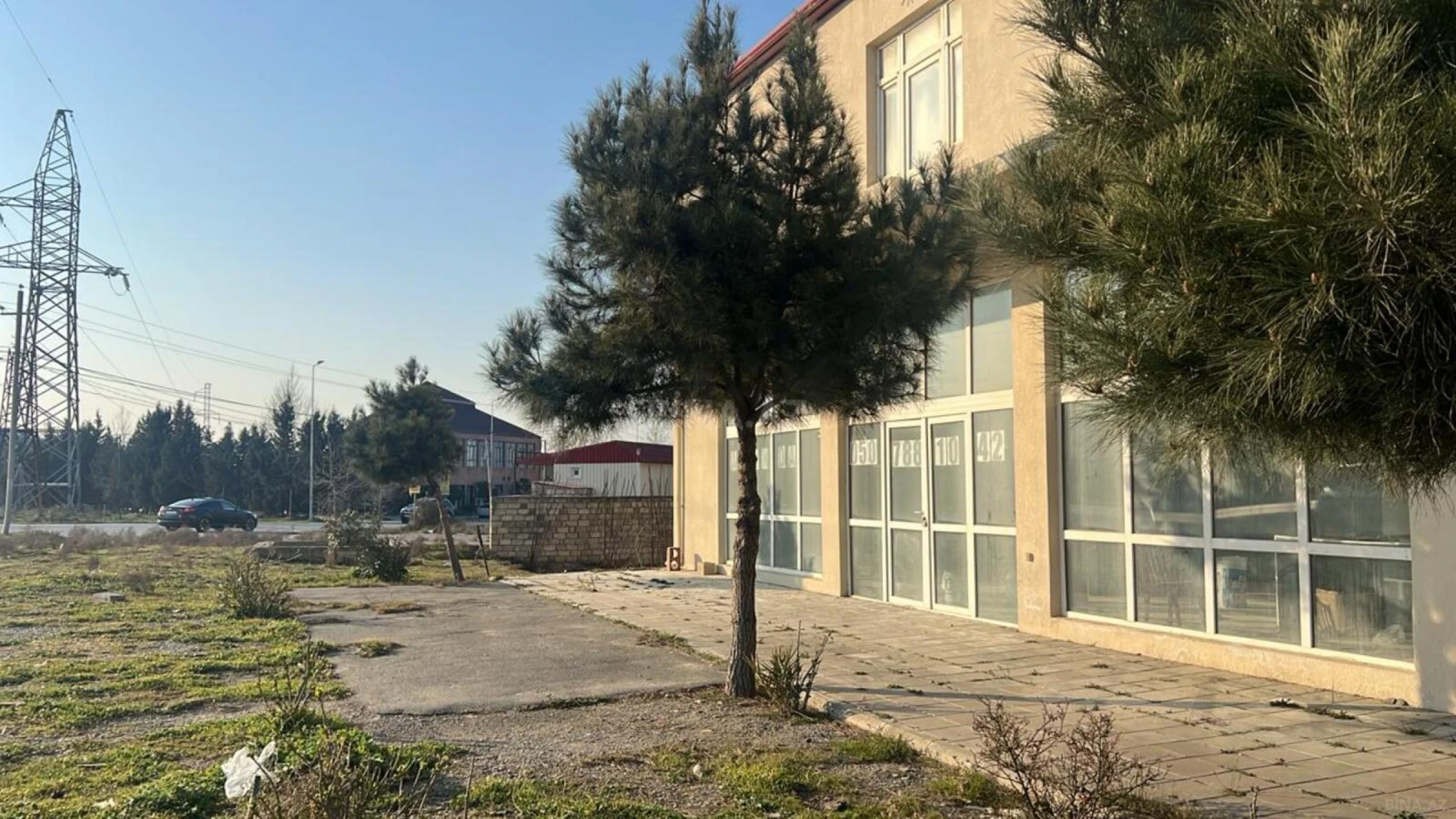 Satılır obyekt 650 m²
