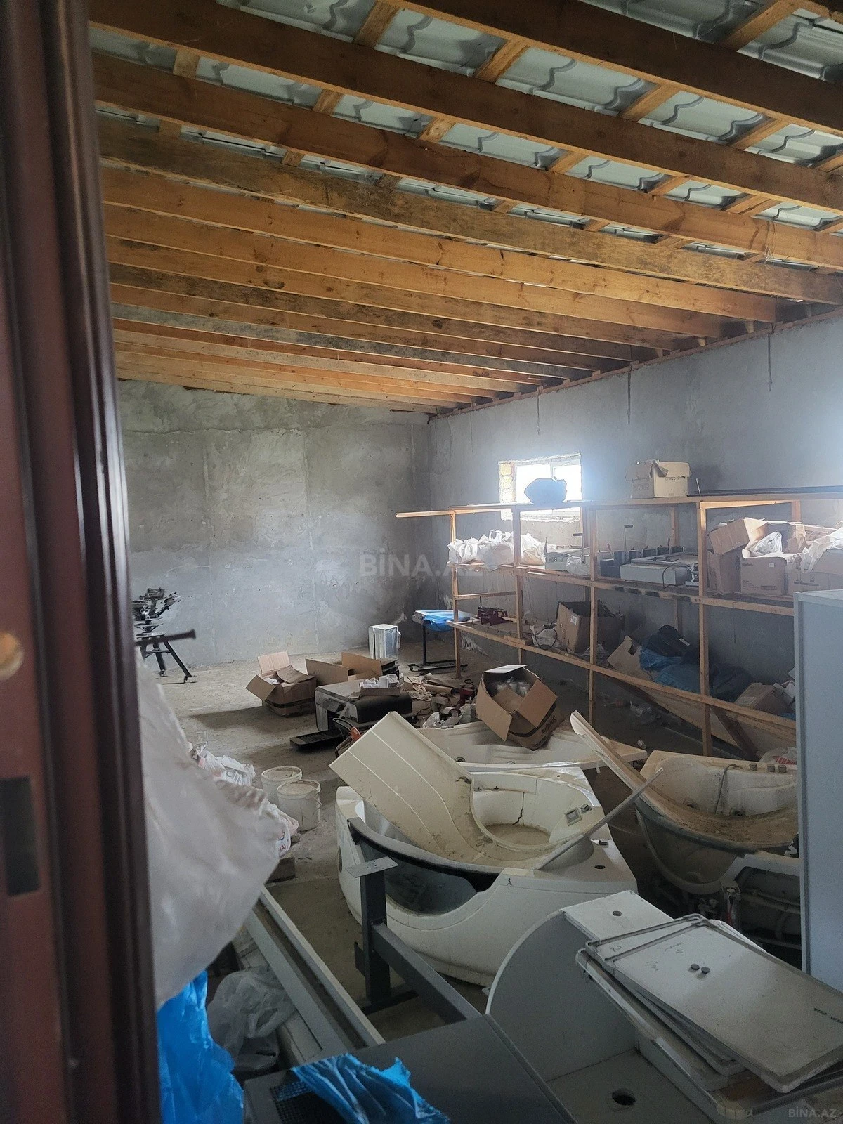 Satılır obyekt 650 m²