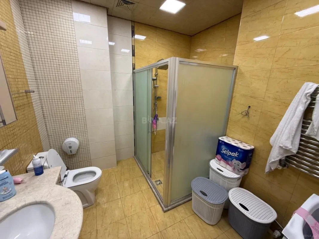 Satılır 3 otaqlı mənzil 127.7 m²