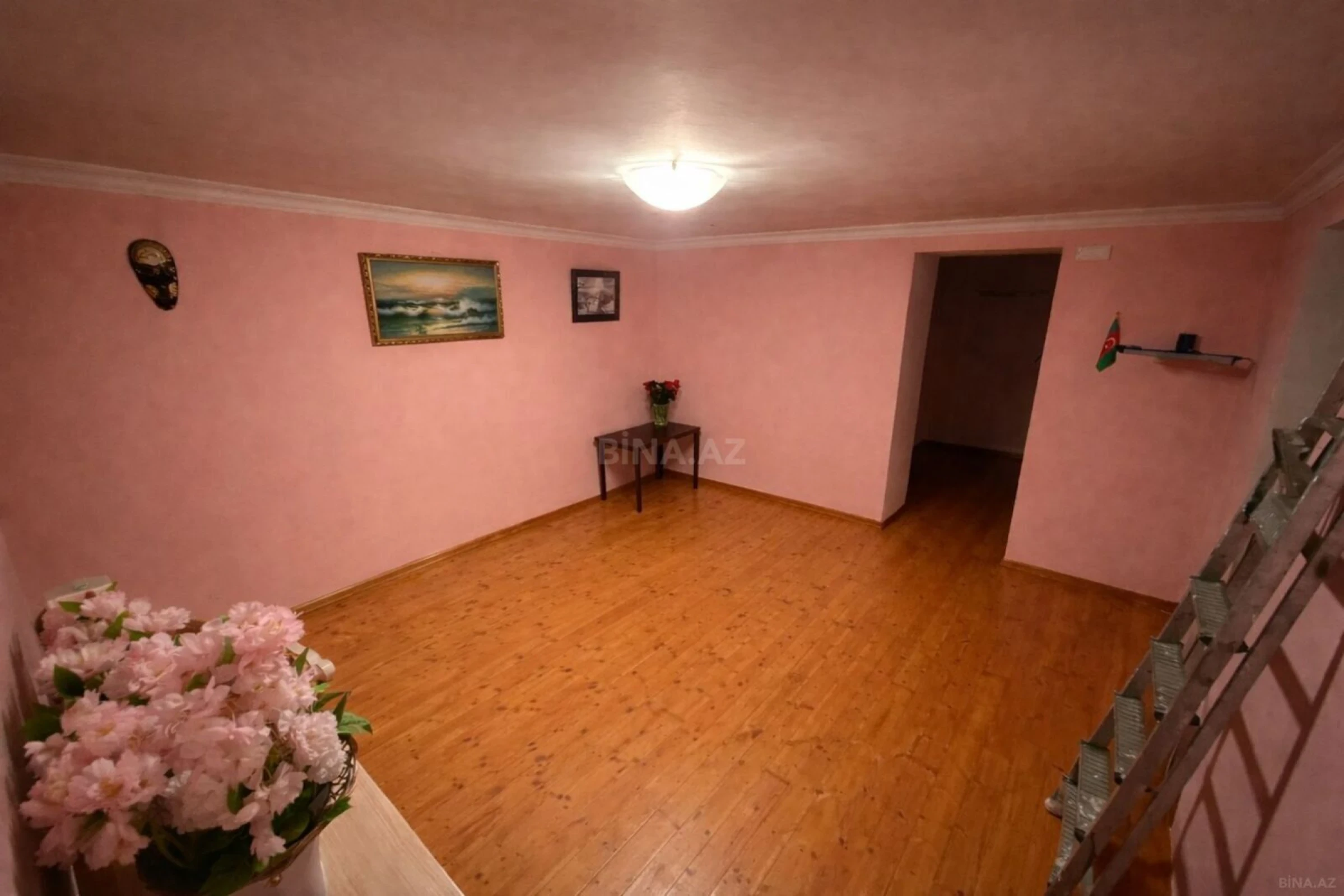 Satılır 3 otaqlı mənzil 127.7 m²