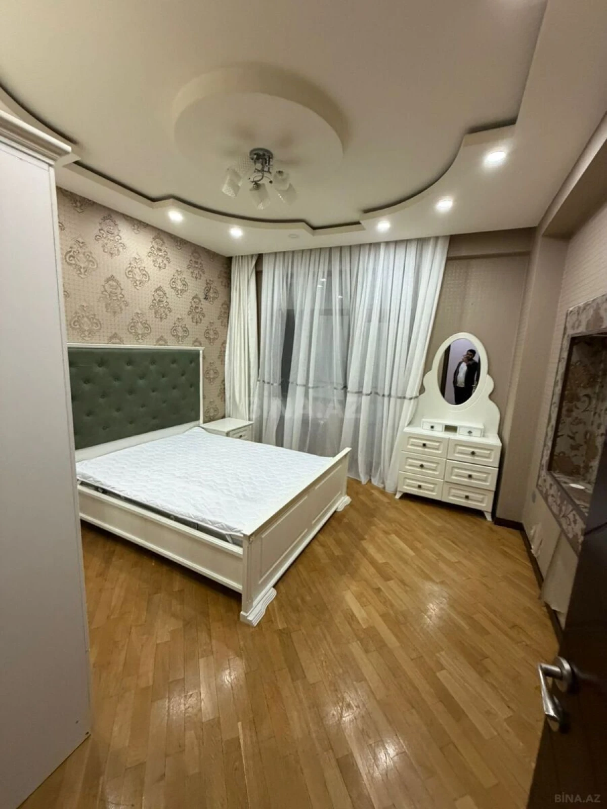 Kirayə verilir 3 otaqlı mənzil 120 m²
