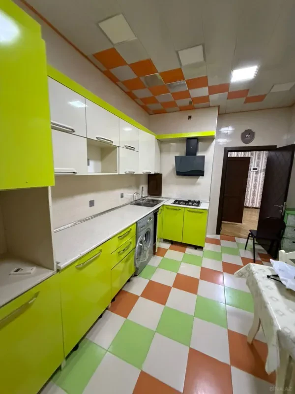 Kirayə verilir 3 otaqlı mənzil 120 m²