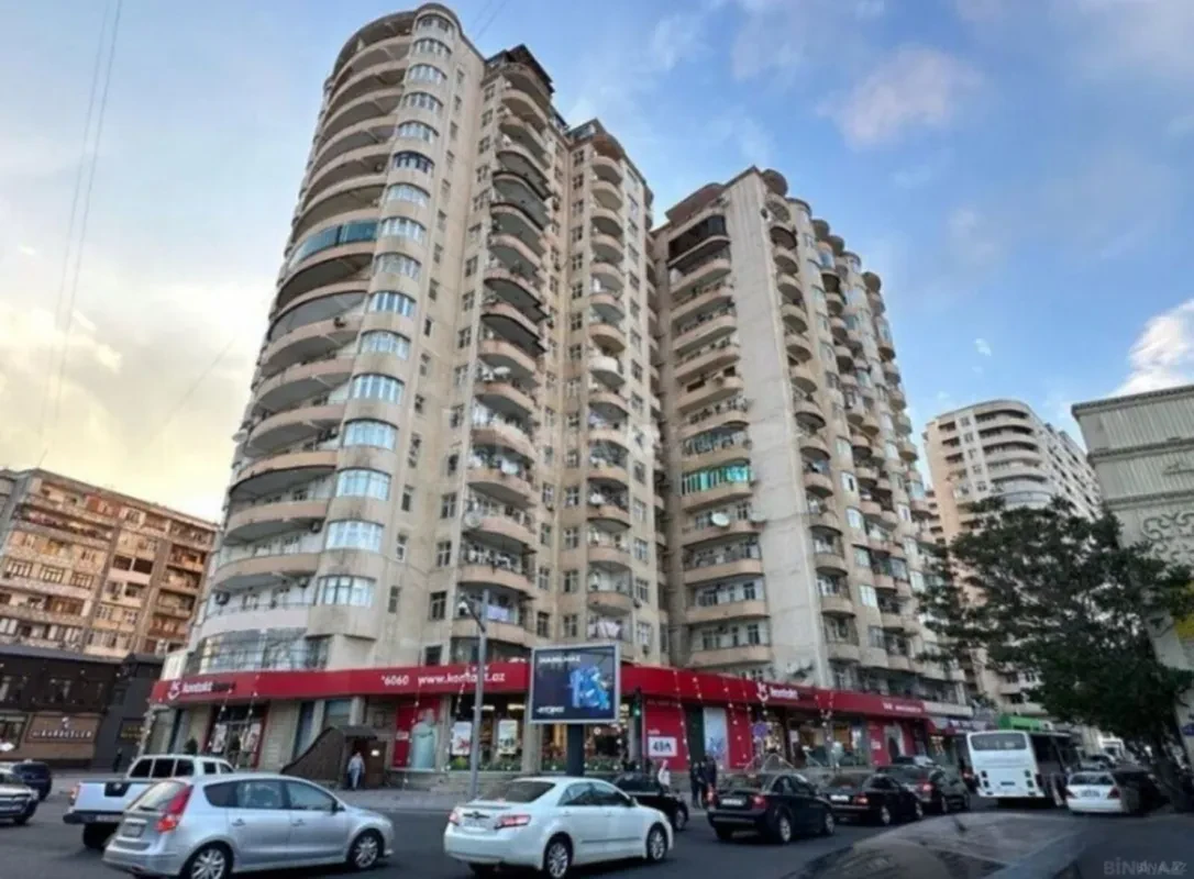 Satılır 3 otaqlı mənzil 125 m²