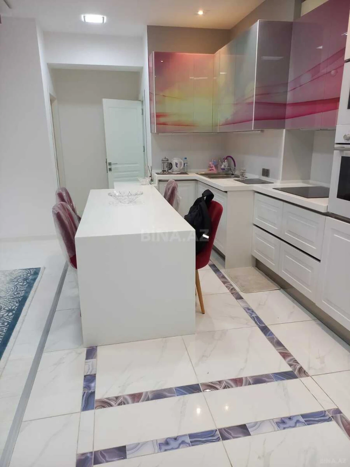 Kirayə verilir 3 otaqlı mənzil 113 m²