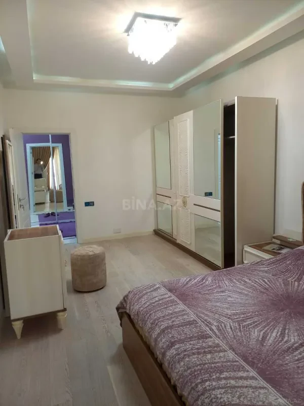 Kirayə verilir 3 otaqlı mənzil 113 m²