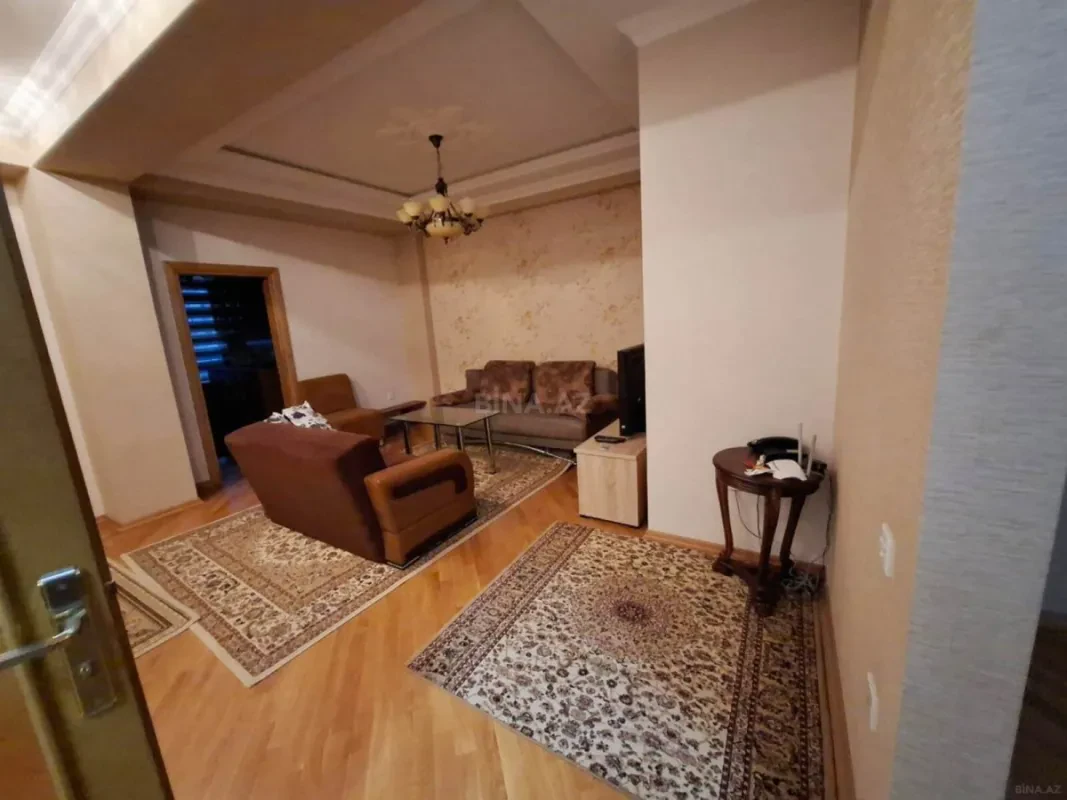 Kirayə verilir 3 otaqlı mənzil 110 m²