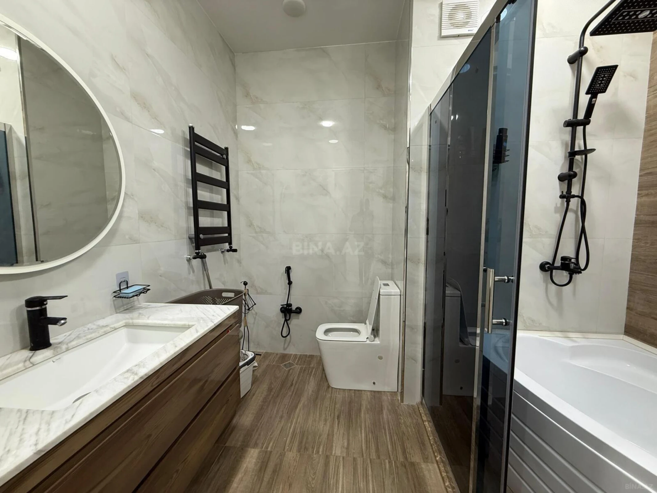 Kirayə verilir 3 otaqlı mənzil 130 m²
