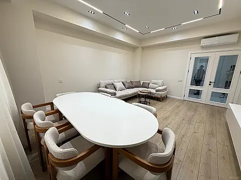 Kirayə verilir 3 otaqlı mənzil 130 m²