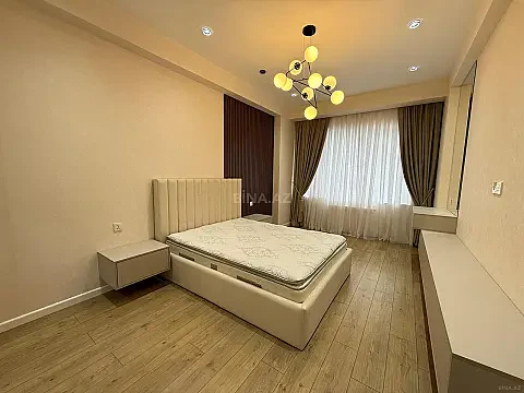 Kirayə verilir 3 otaqlı mənzil 130 m²